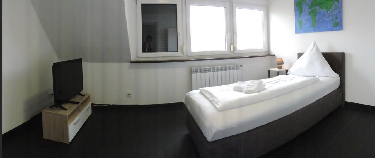 Ferienwohnungen Fabry Saarbrücken Esterno foto