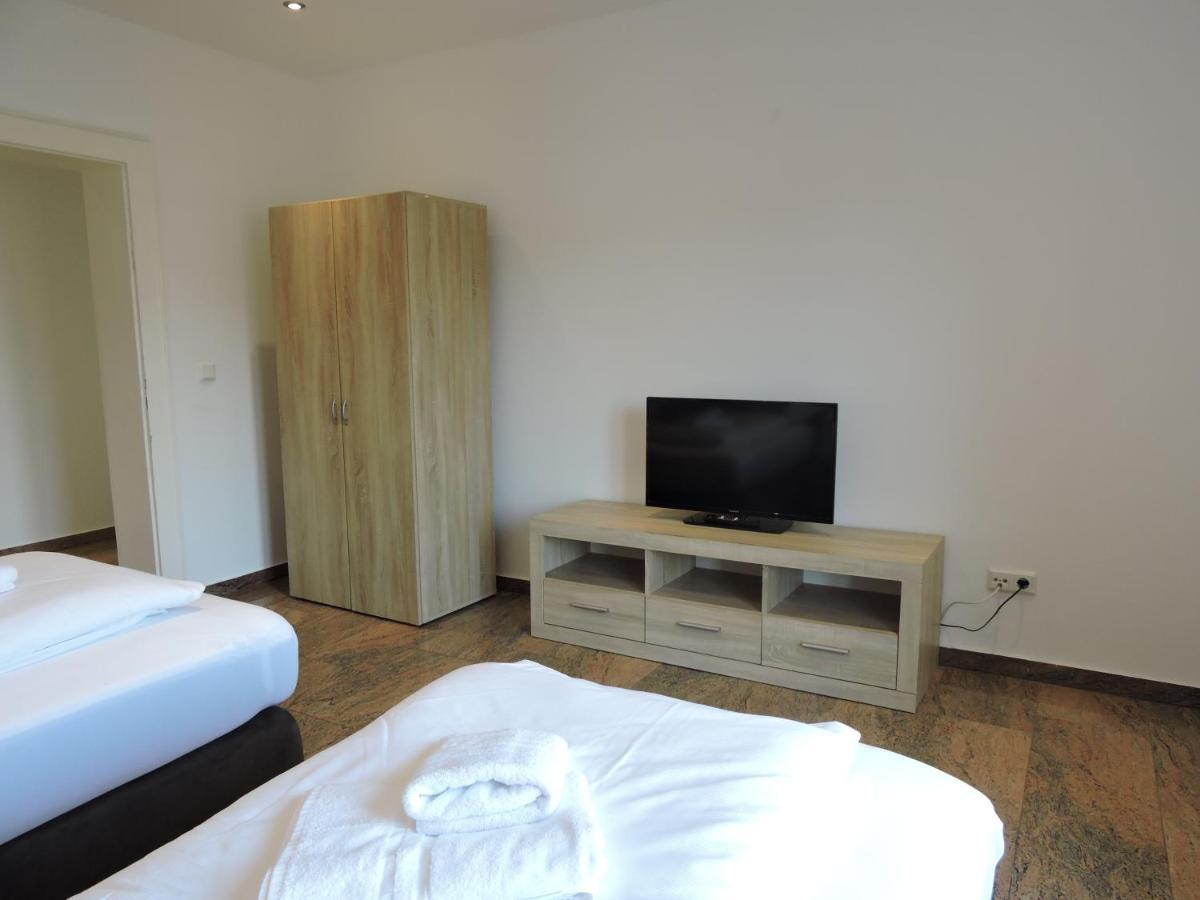 Ferienwohnungen Fabry Saarbrücken Esterno foto